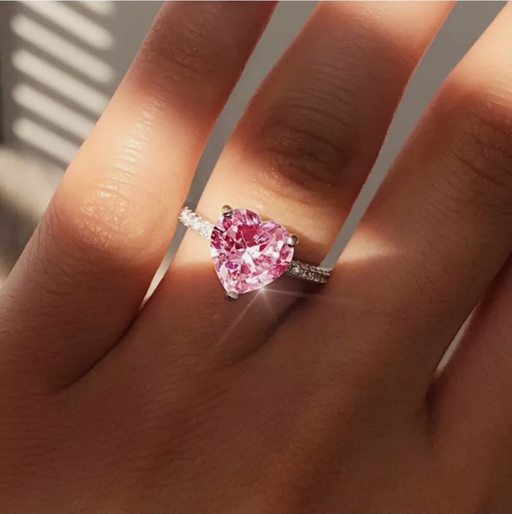New Elegant Pink Sapphire Heart Ring - Picture 4 of 9
